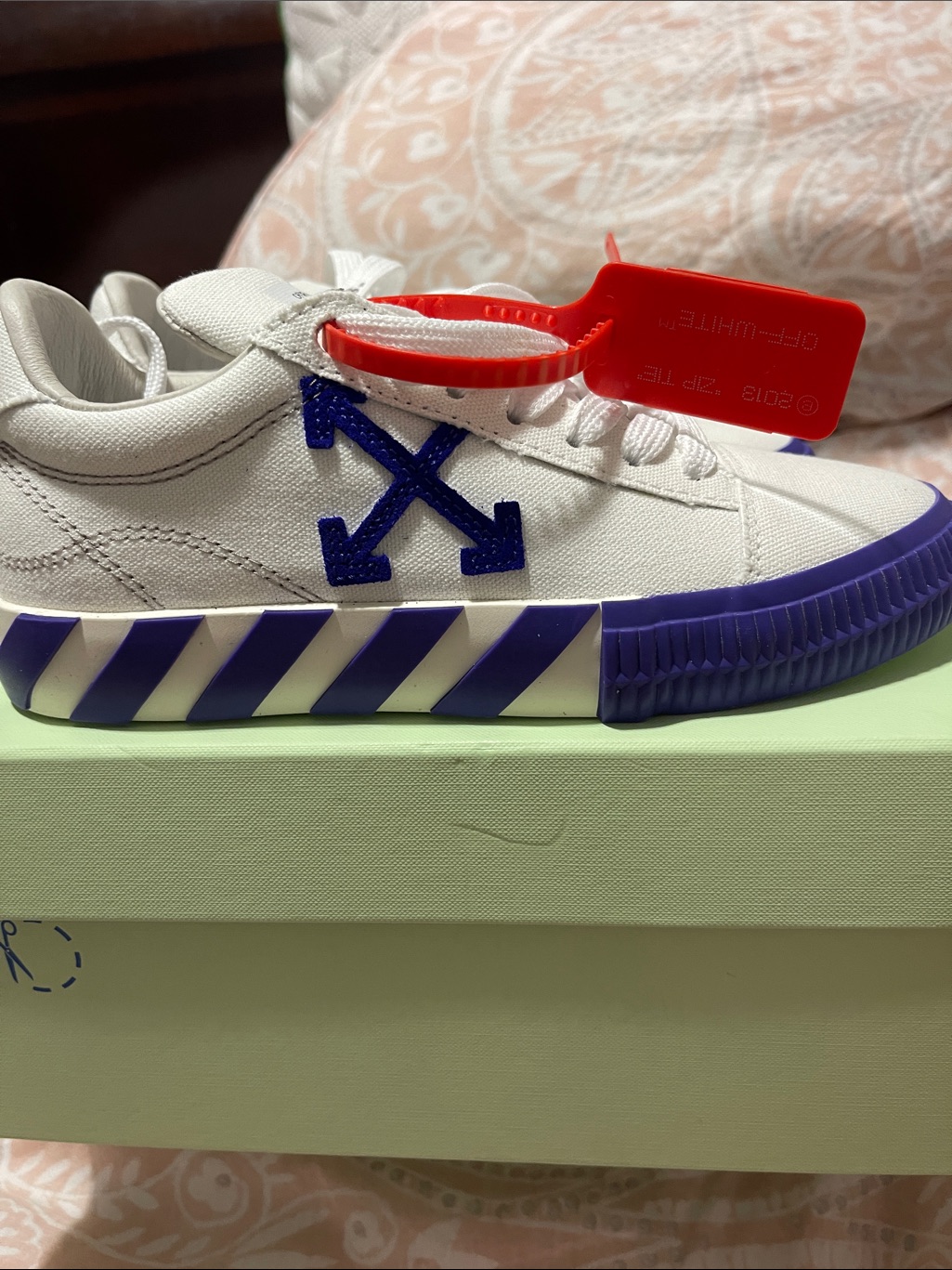 Off-White Women White Sneakers With Purple Arrows And Red Tag